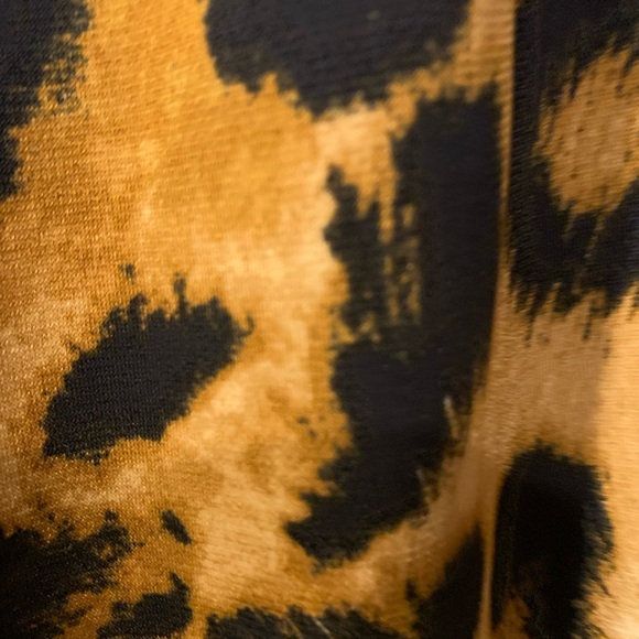 Rodeo Fox Leopard off shoulder Tunic - Picture 4 of 4